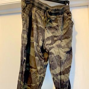 Splendid brand size M camo pants